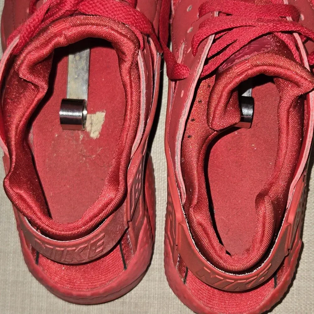 Nike Huarache Shoes Triple Red Athletic Sneakers Boys Size 7Y